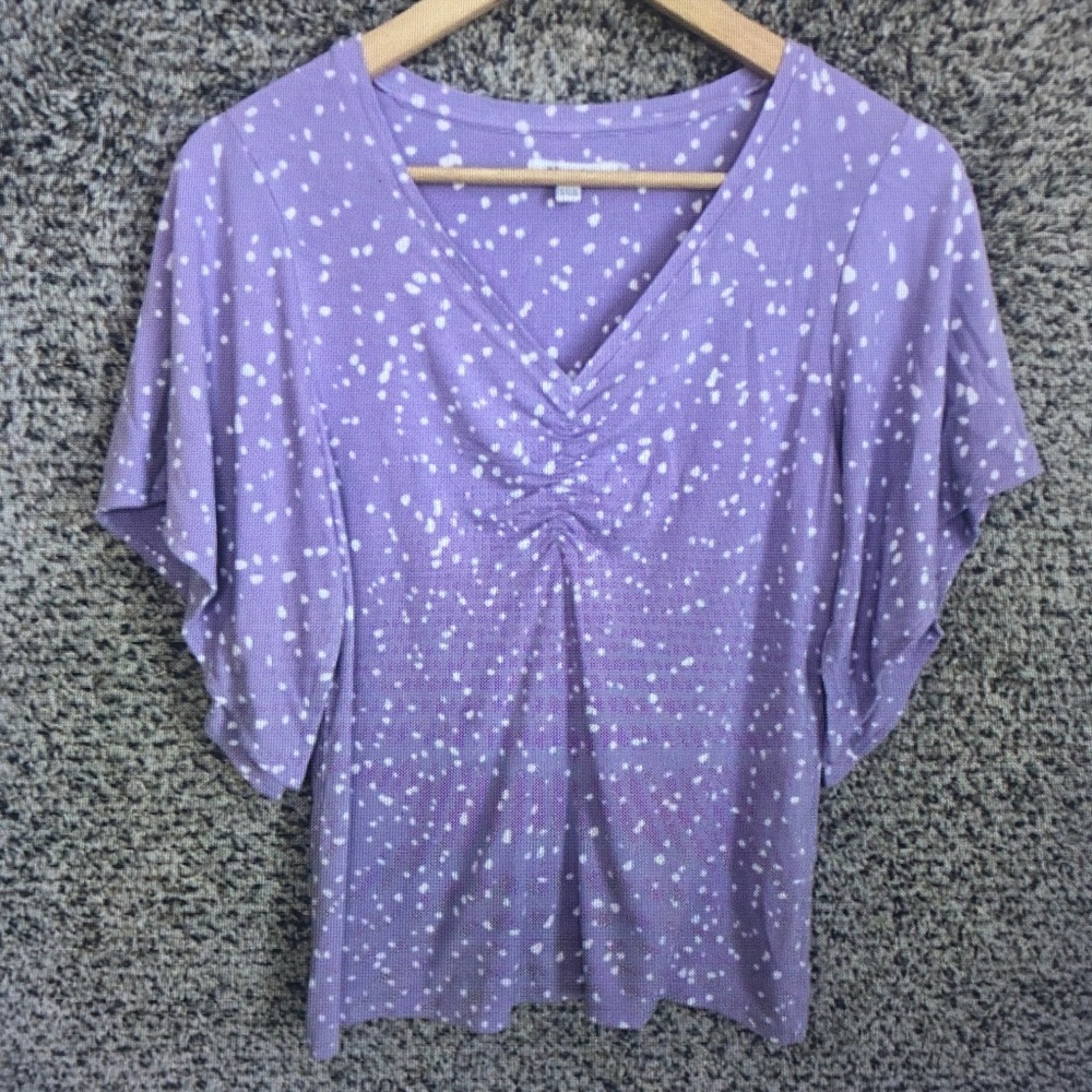 Women’s Lavender Dot V-Neck Top